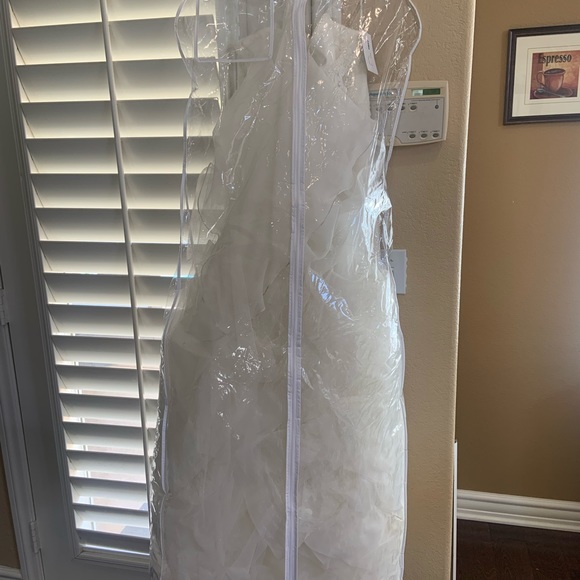 BRAND NEW Wedding Dress - Picture 6 of 8